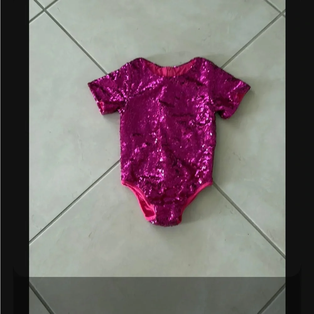 Girls sequin bodysuit, dance, medium sz 8. 1506